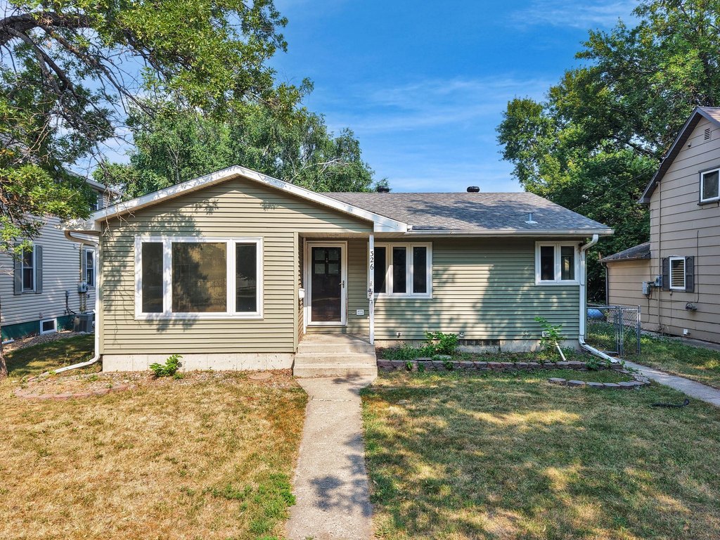 326-11th-st-n-breckenridge-mn photo 2