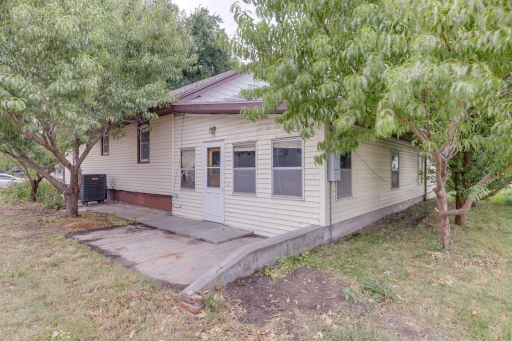 506-vermont-st-culbertson-ne photo 4