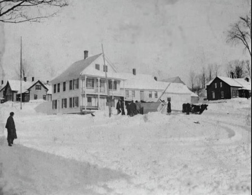 5-and-17-berry-hl-sheffield-vt photo 4