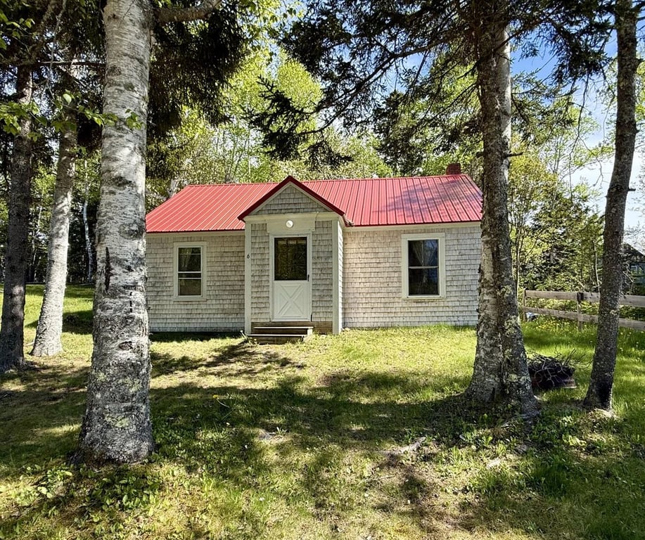 6-meyer-st-eastport-me photo 3