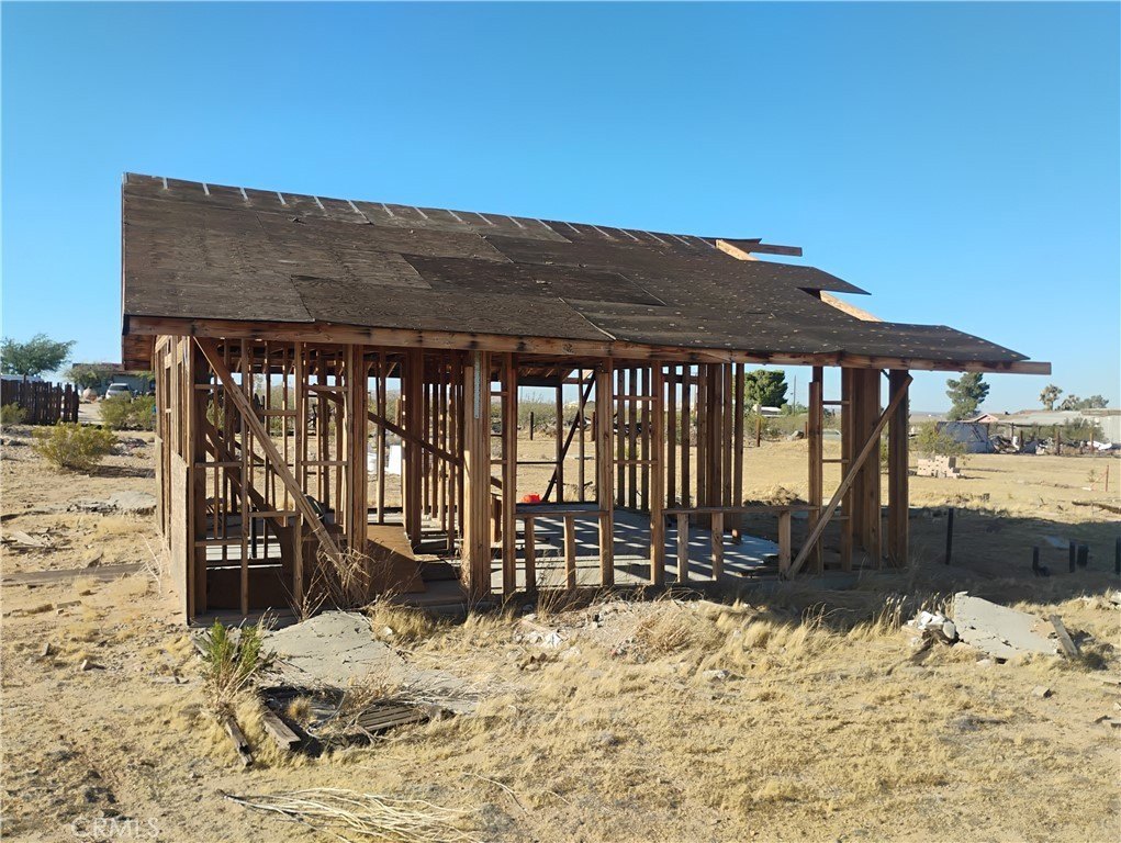 5.1 Acres in Lancaster with Structures, Fencing, and Seller Financing — $120,000