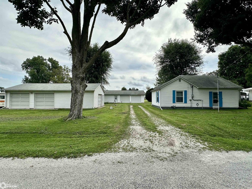 1900 Roseville Home on Two Lots with 1,920 Sq Ft of Garage — $85,000