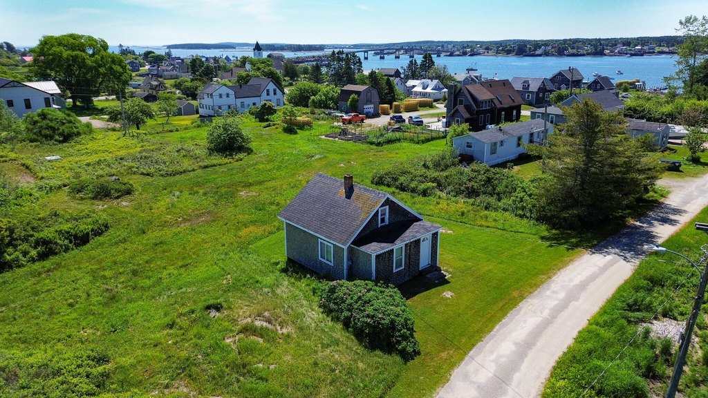 Maine Cottage on Moosabec Reach, Furnished and Ready — $134,500