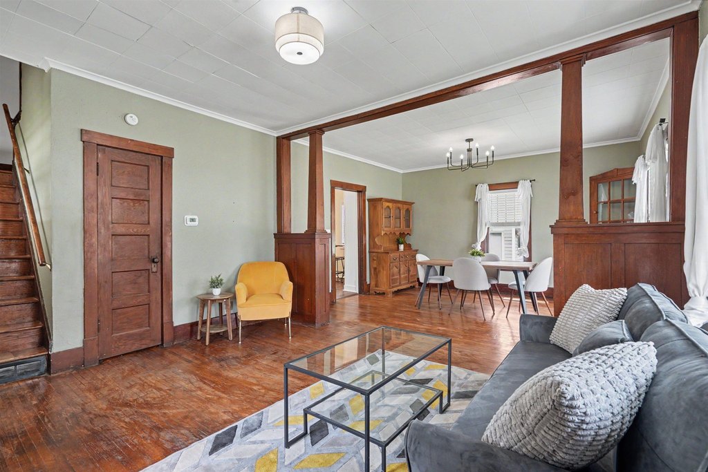 Oelwein Iowa home under 150000