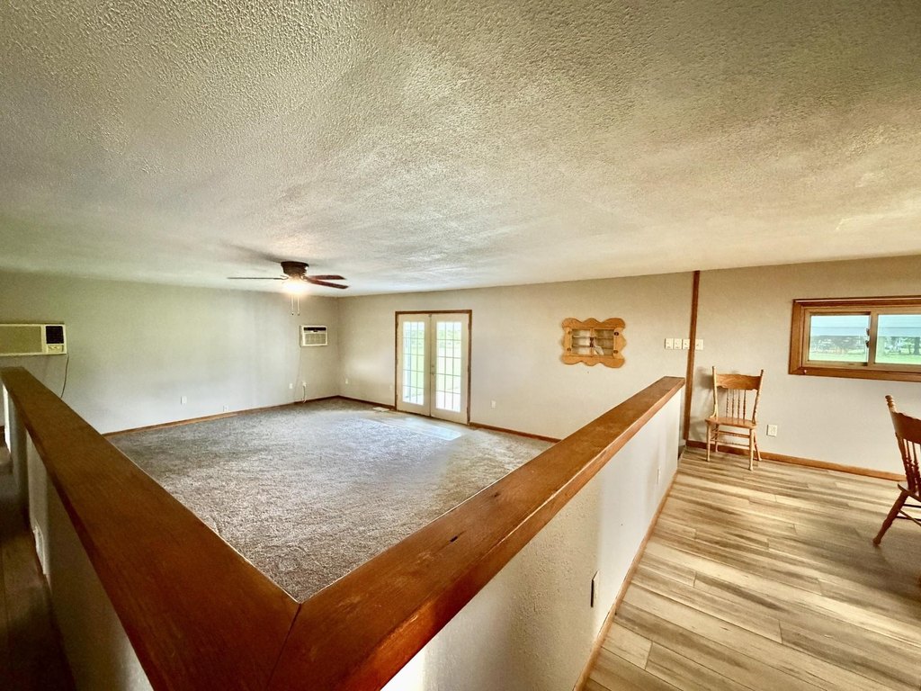 cheap housing under 150K Thomson Illinois