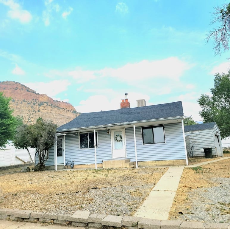 affordable house under 150K in Sunnyside Utah