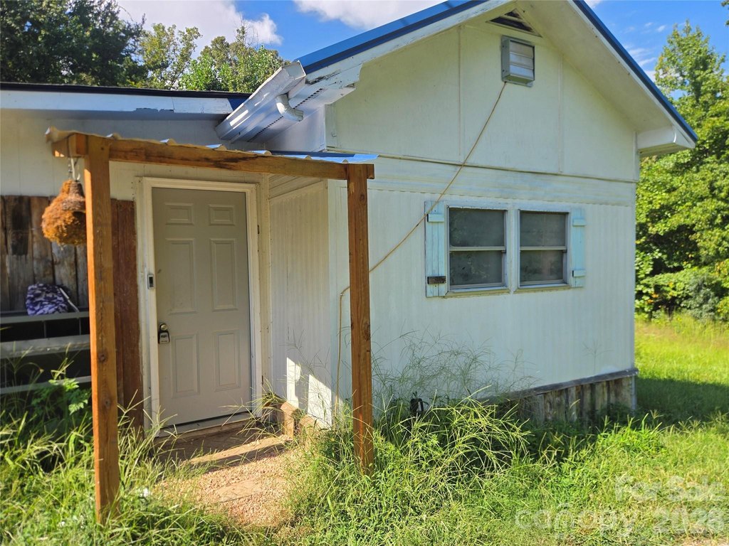 housing in Morganton North Carolina under 150000