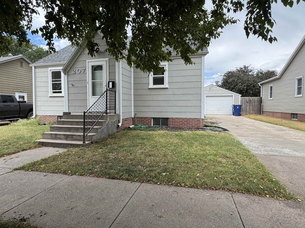 affordable house under 150K in Holdrege Nebraska