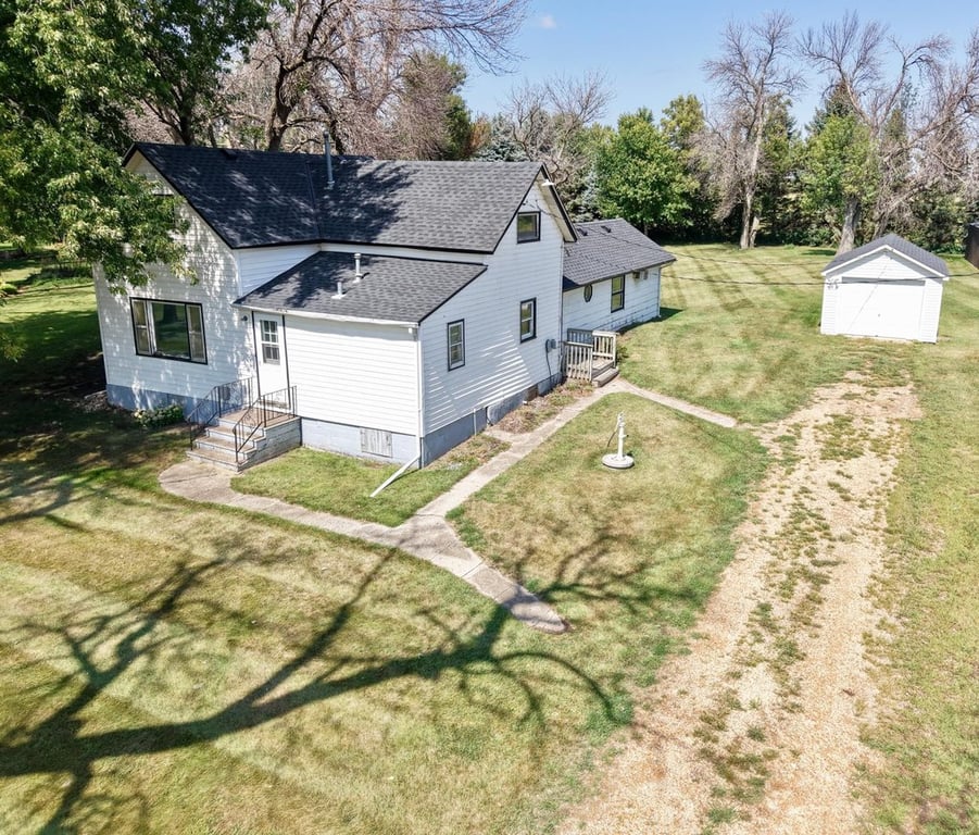 housing in Mountain Lake Minnesota under 150000