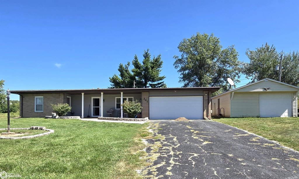 La Harpe Illinois under 150000 home
