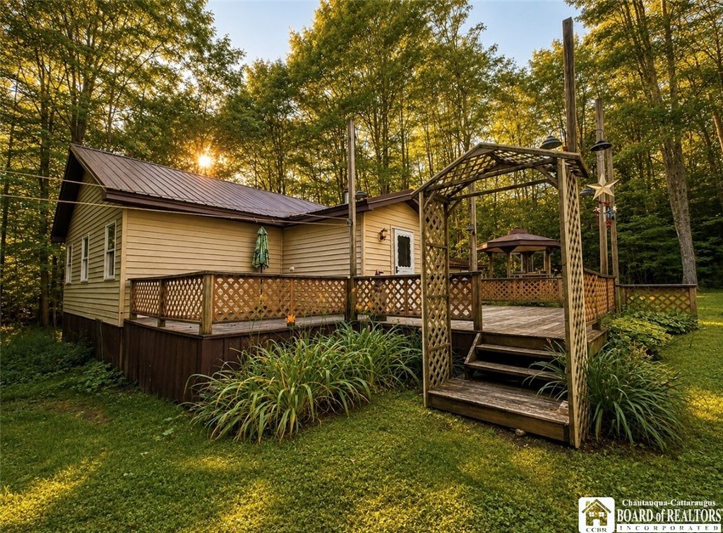 cheap housing under 150K Cassadaga New York
