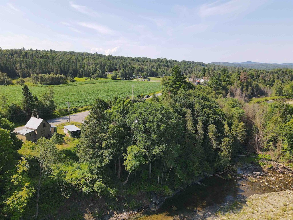 housing in Hardwick Vermont under 150,000