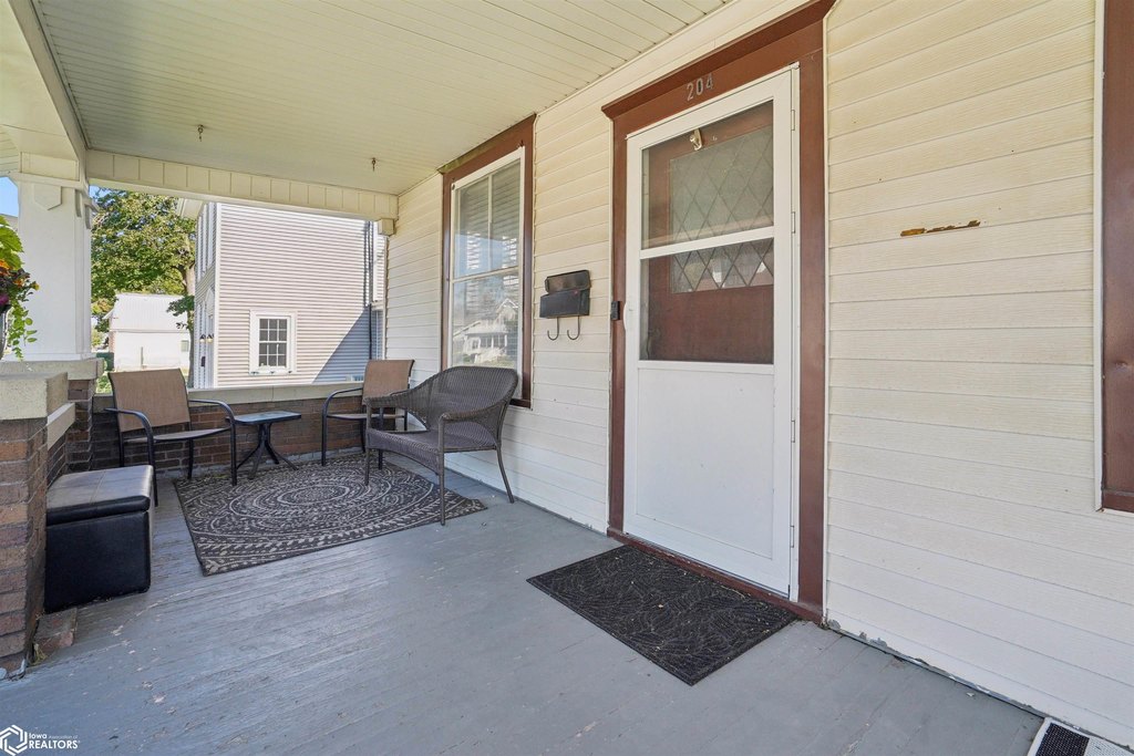 New London house under $150,000 Iowa
