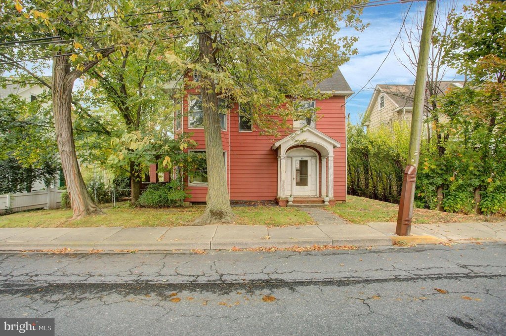 Shippensburg Pennsylvania housing under 150000