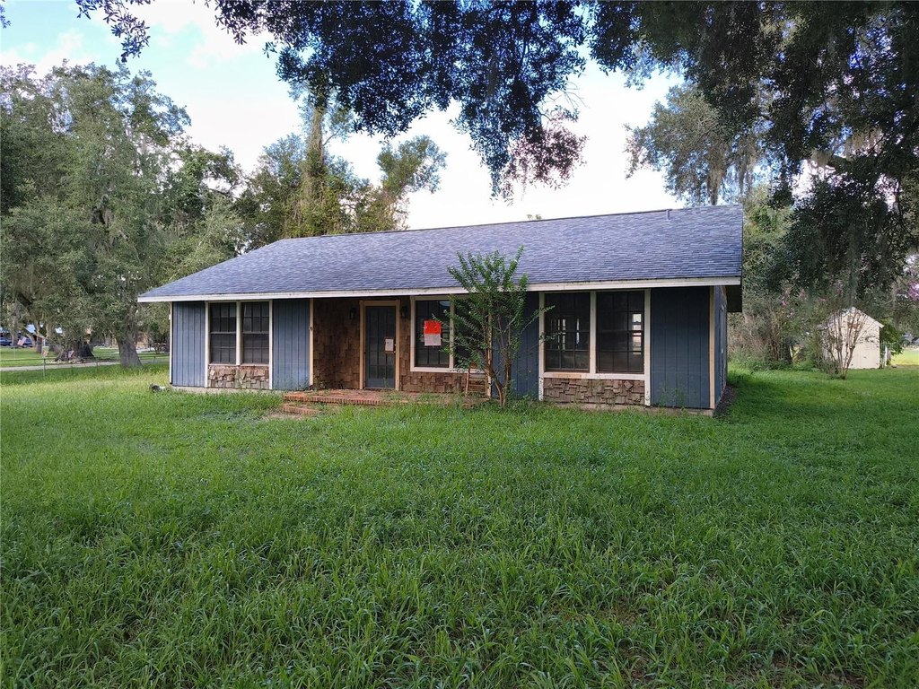 housing in Dade City Florida under 150000