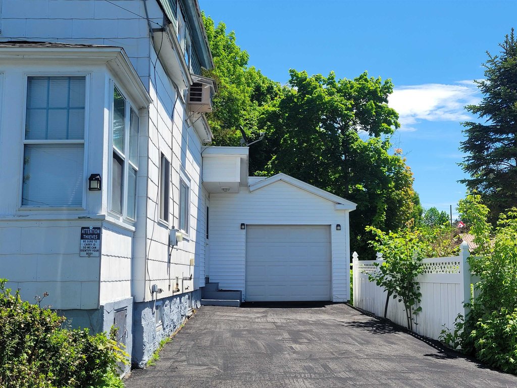Berlin New Hampshire housing under 150,000