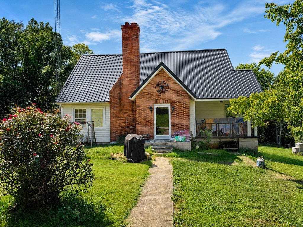 Indian Mound Tennessee housing under 150000