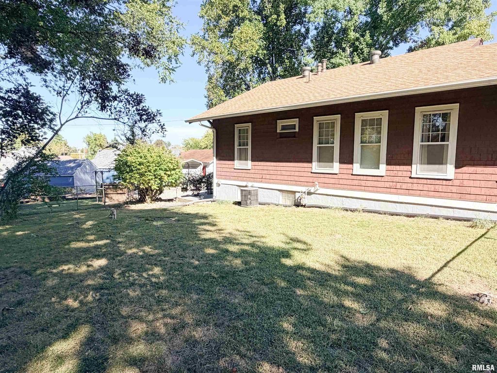 under 150K property in Anna Illinois