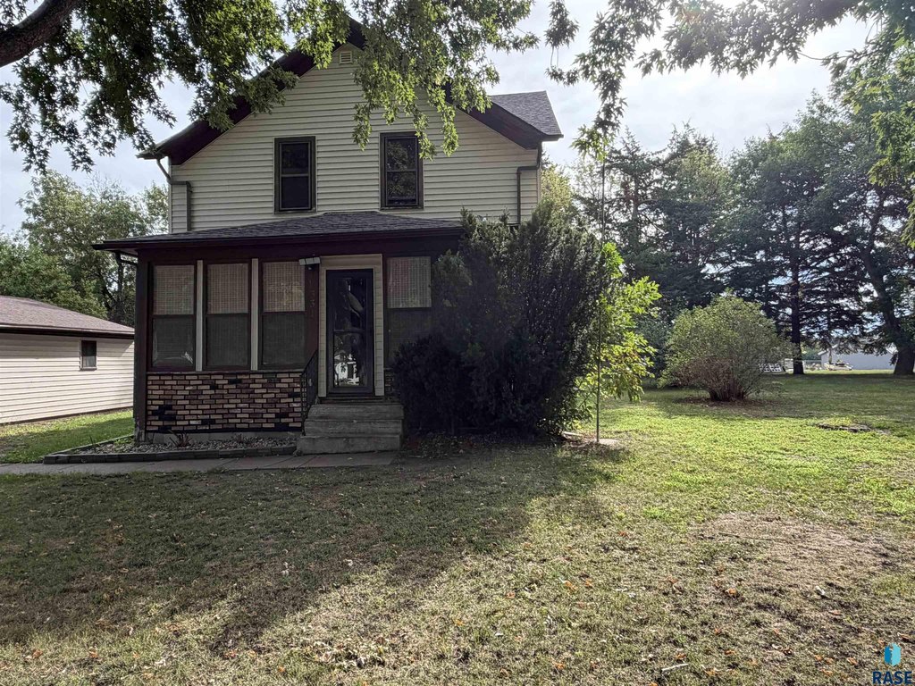 Luverne Minnesota under 150,000 home