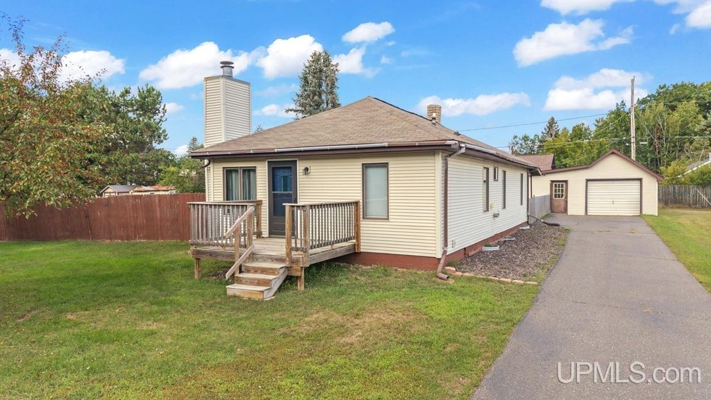 Kingsford house under 150K Michigan