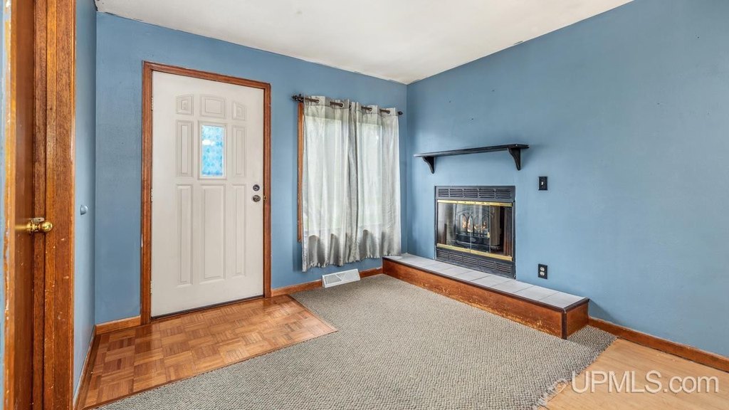 under $150,000 property in Kingsford Michigan