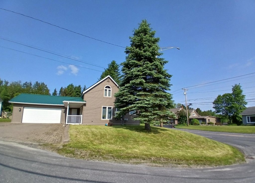 Madawaska Maine housing under 150,000