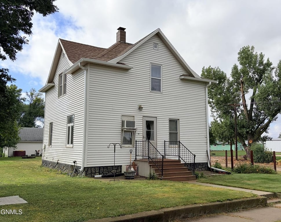 Streeter North Dakota under 150000 home