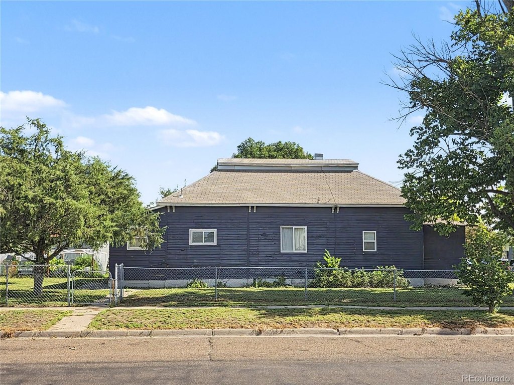 under 150000 housing Julesburg Colorado