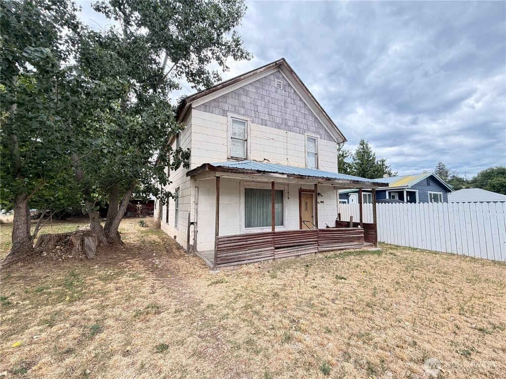affordable house under 150K Oroville Washington