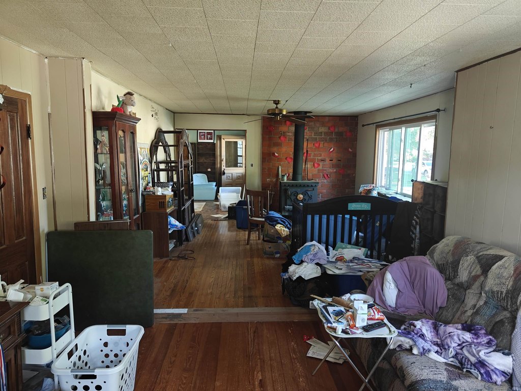 Cambridge Nebraska housing under 150,000