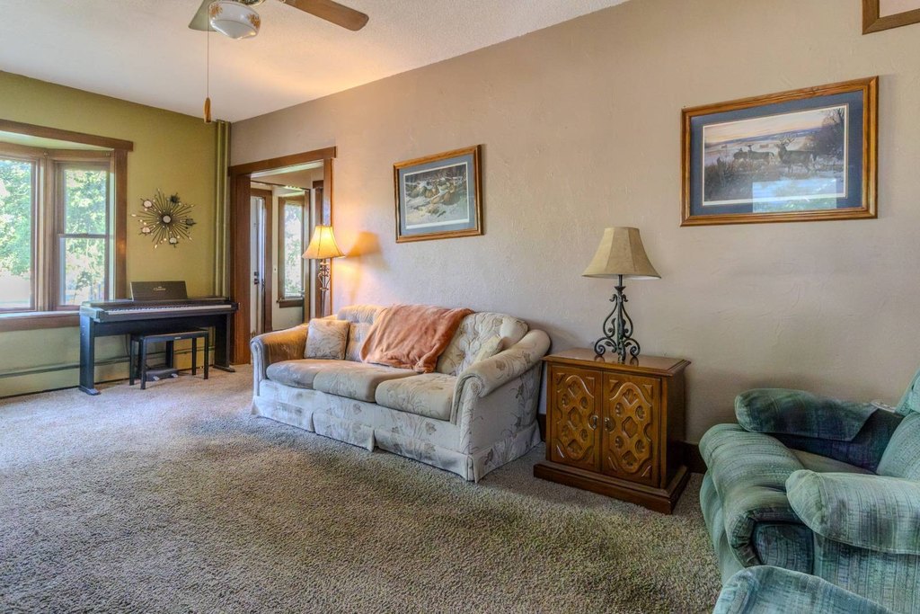 Jackson Minnesota housing under 150,000