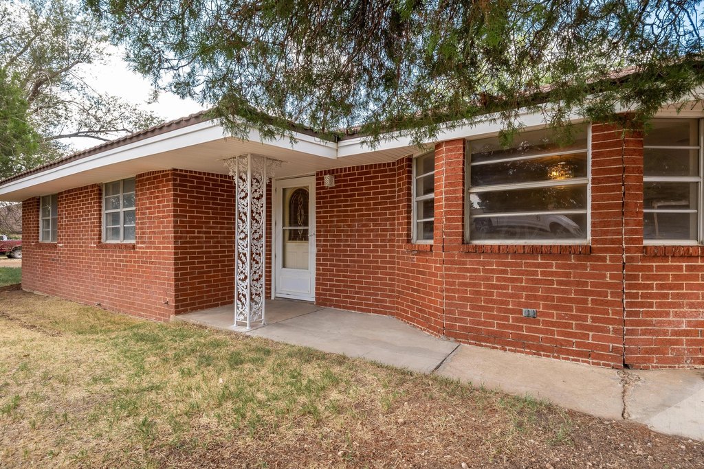 Groom Texas housing under 150,000