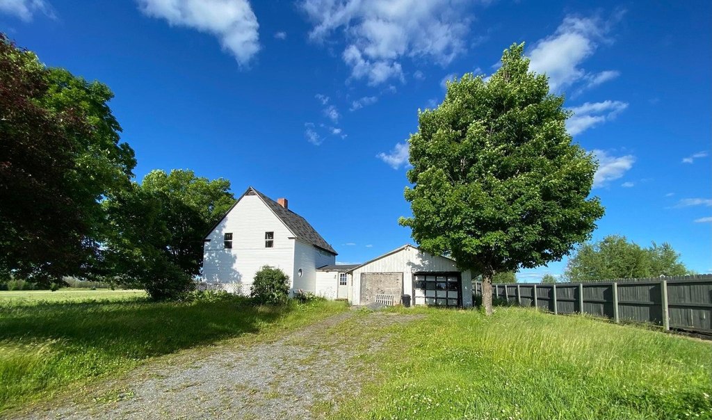 under $150,000 cheap property Presque Isle Maine