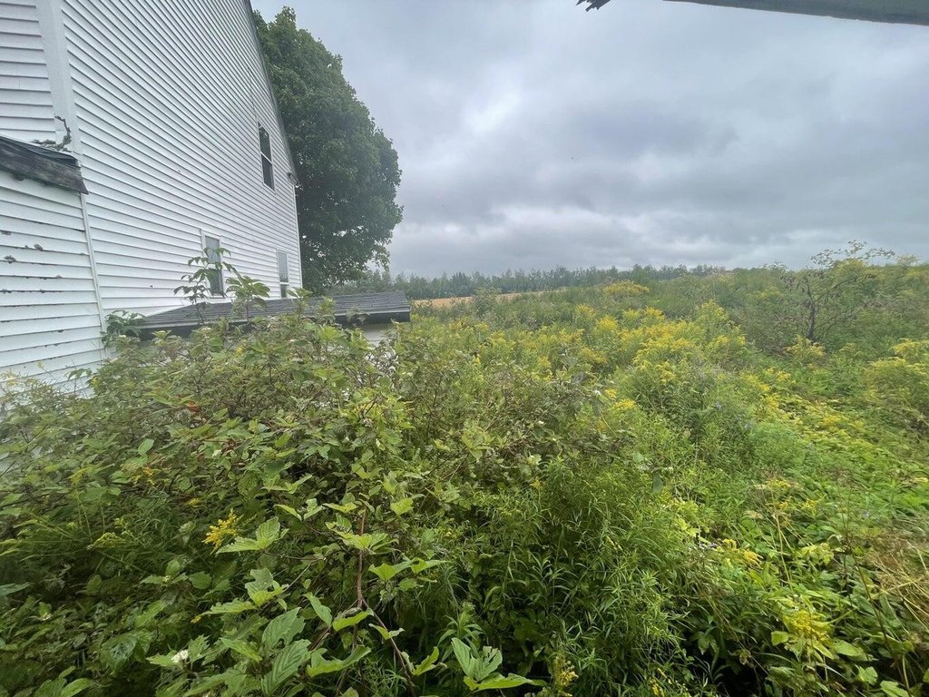 Presque Isle house under 150K Maine