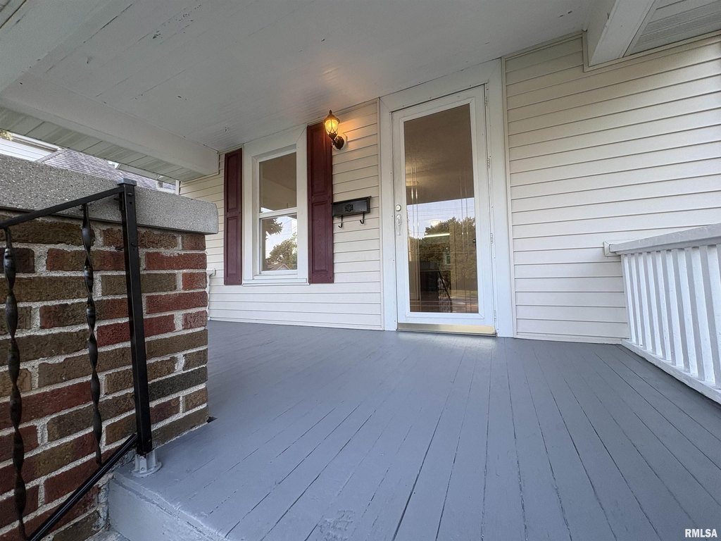 Jacksonville house under $150,000 Illinois