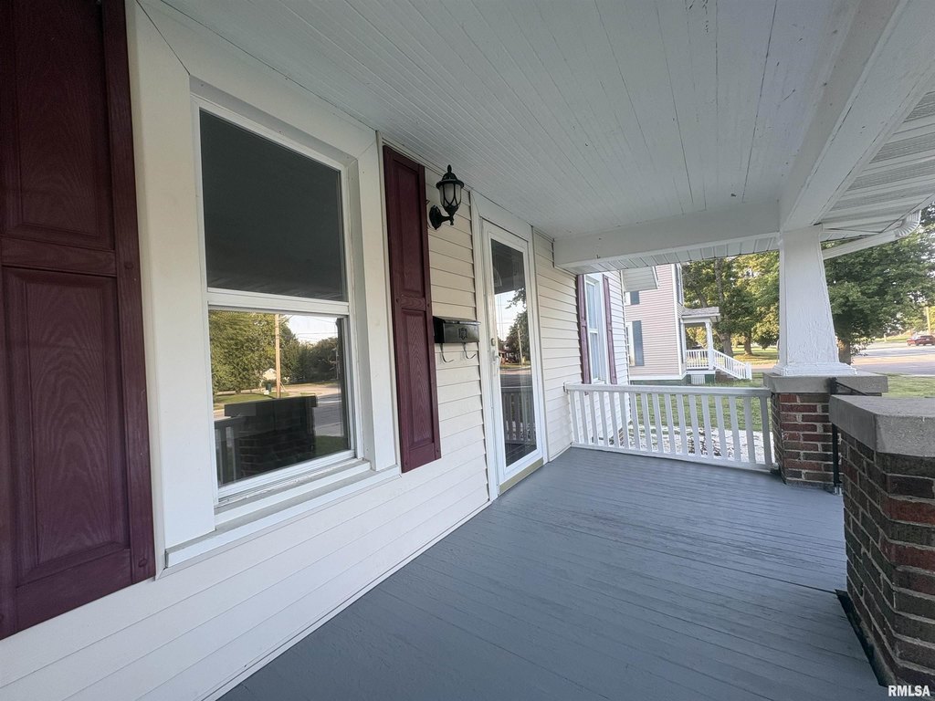 Jacksonville Illinois under 150,000 home