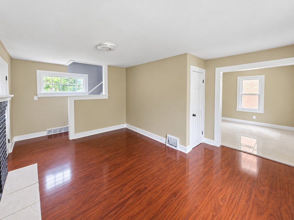 budget Rockford Illinois home under 150000