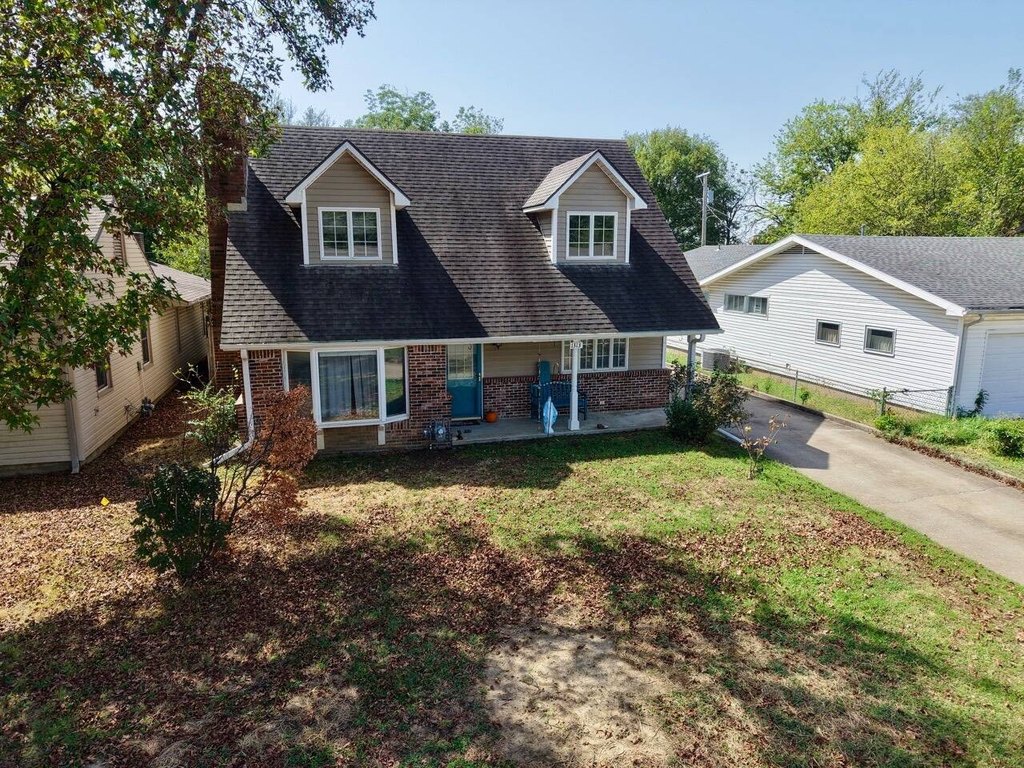 under 150000 housing Coffeyville Kansas