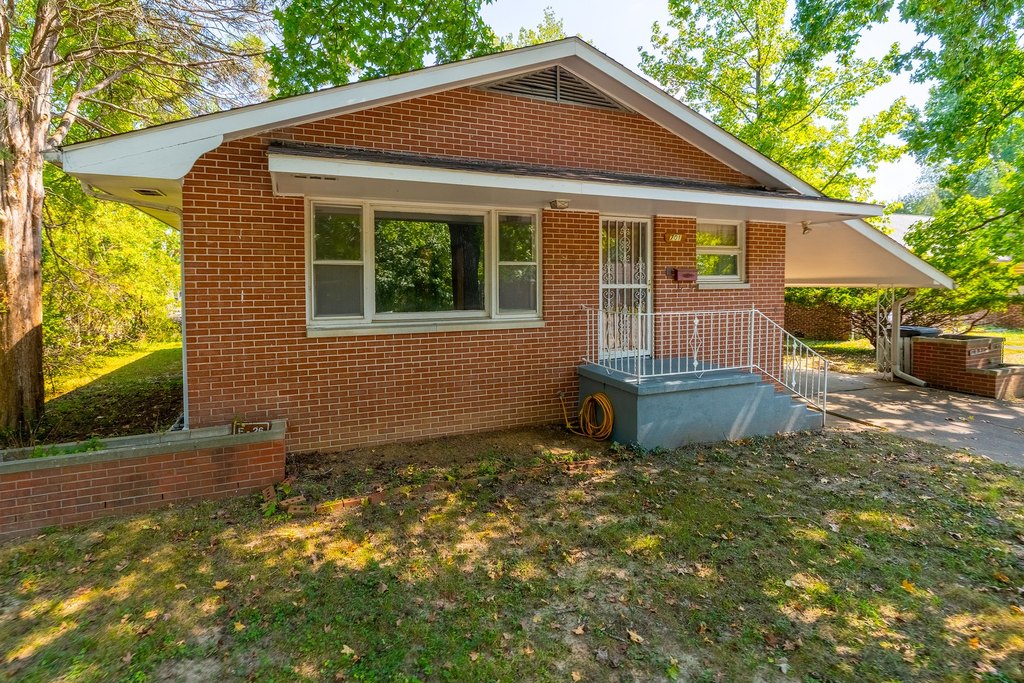 under $150,000 cheap property Carbondale Illinois