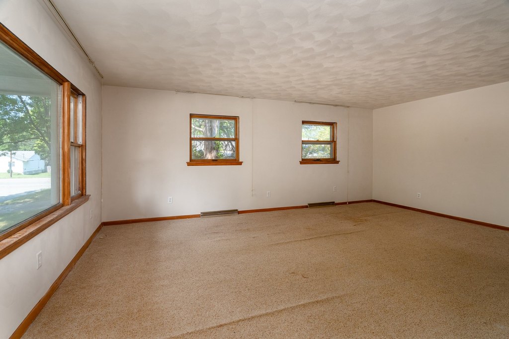 Carbondale Illinois under 150000 home