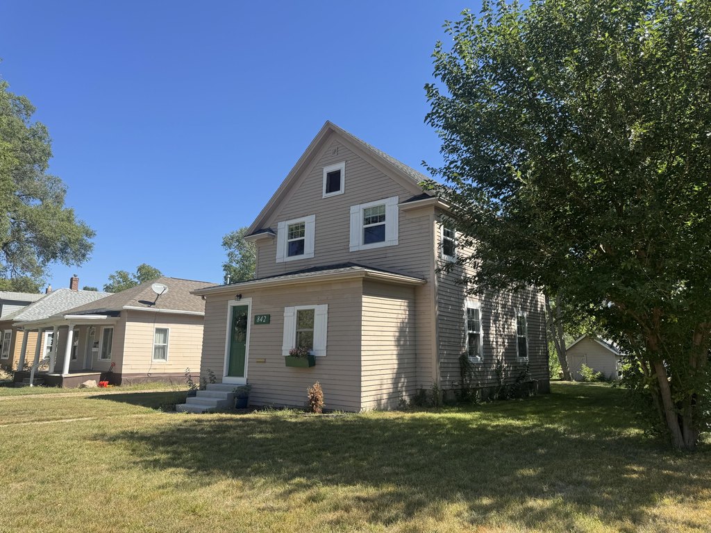 cheap housing under $150,000 Huron South Dakota