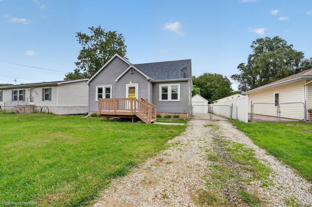 property under $150,000 in Waterloo Iowa