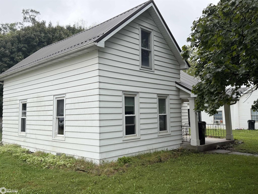 affordable house under 150K in Ottumwa Iowa