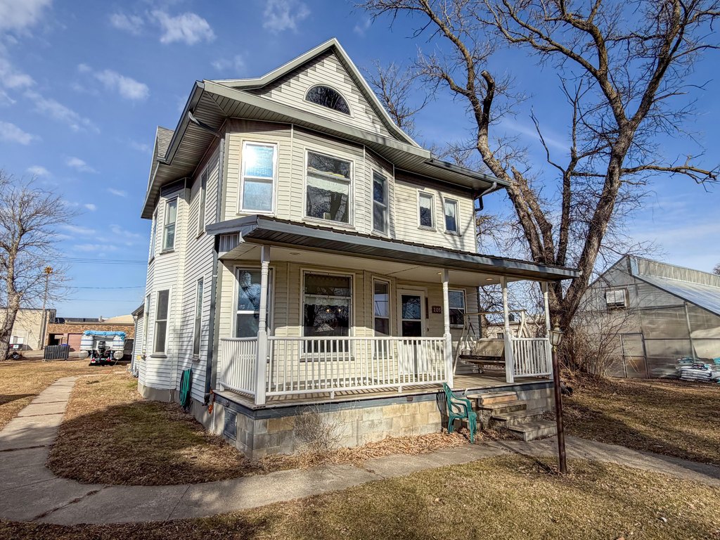 under 150K property in De Smet South Dakota