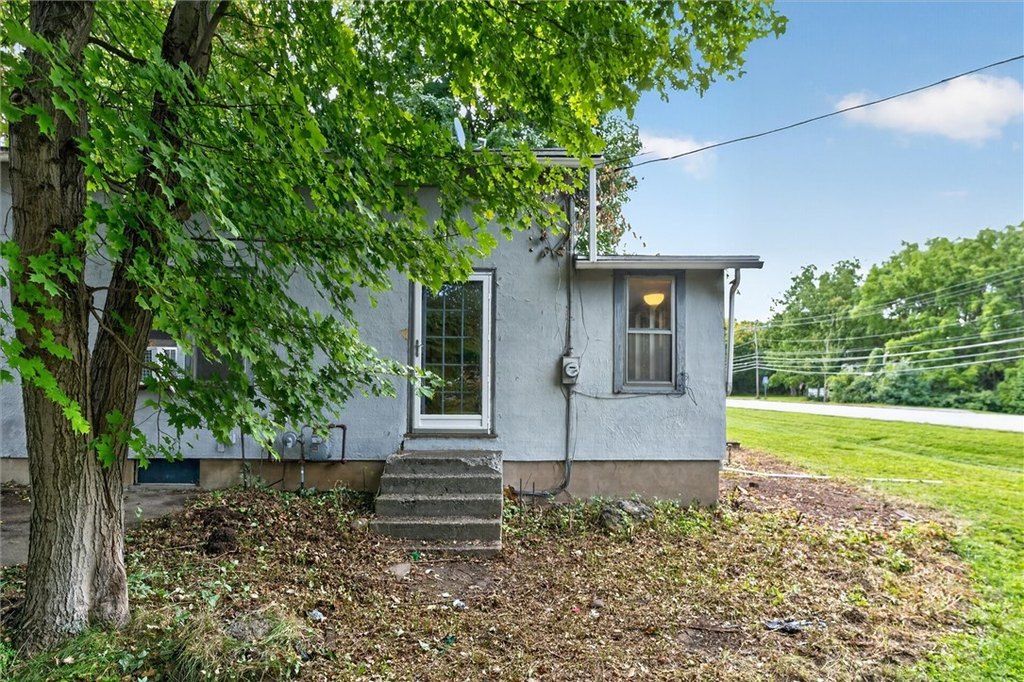 Avon New York housing under 150,000