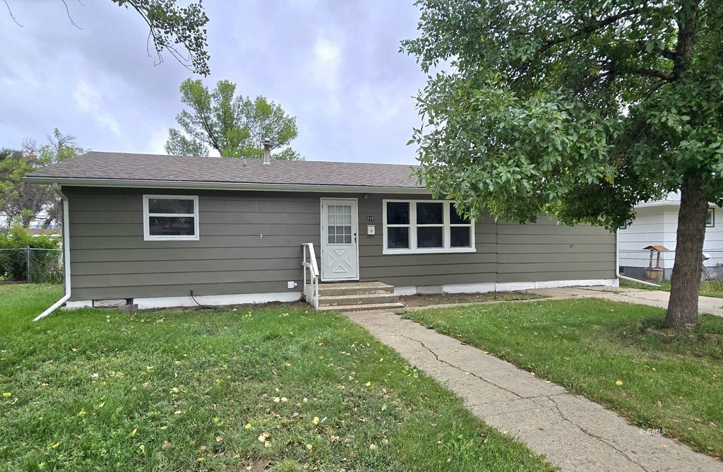 under 150,000 housing Glendive Montana