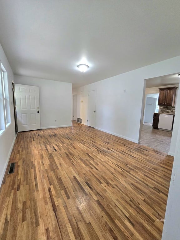 Glendive Montana home under 150000