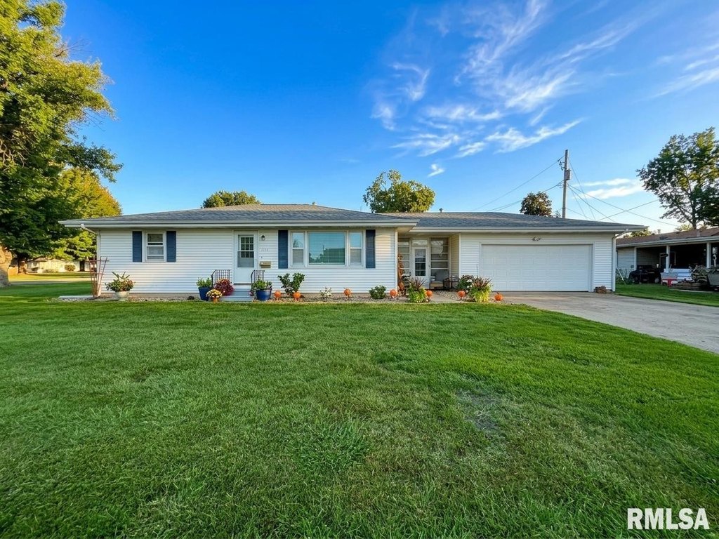 Taylorville Illinois housing under 150000