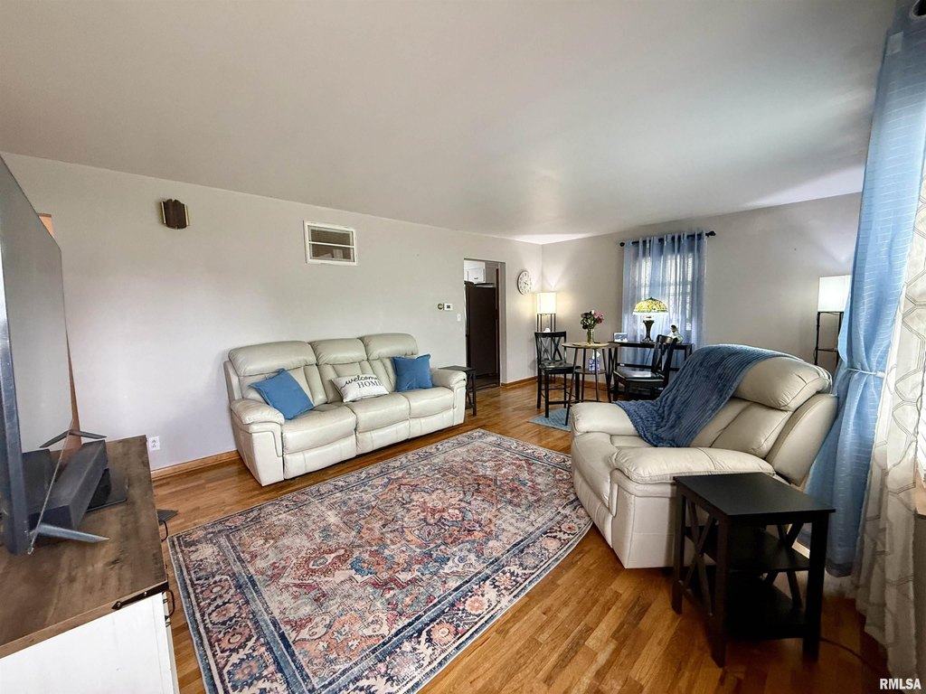affordable house under $150,000 Taylorville Illinois