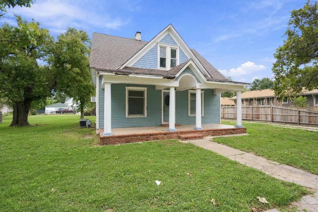 Conway Springs Kansas housing under 150000